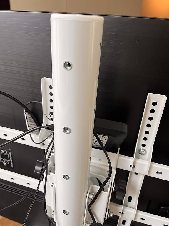Wandhalterungen: TV Ständer / TV Möbel / TV Holder – Gebraucht aus Zug von Nulai 1