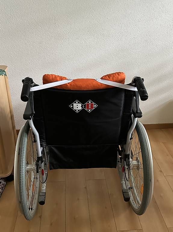 Chaises roulantes: Rollstuhl Marke B&B – D'occasion à Bannwil par mon_sx6q 2
