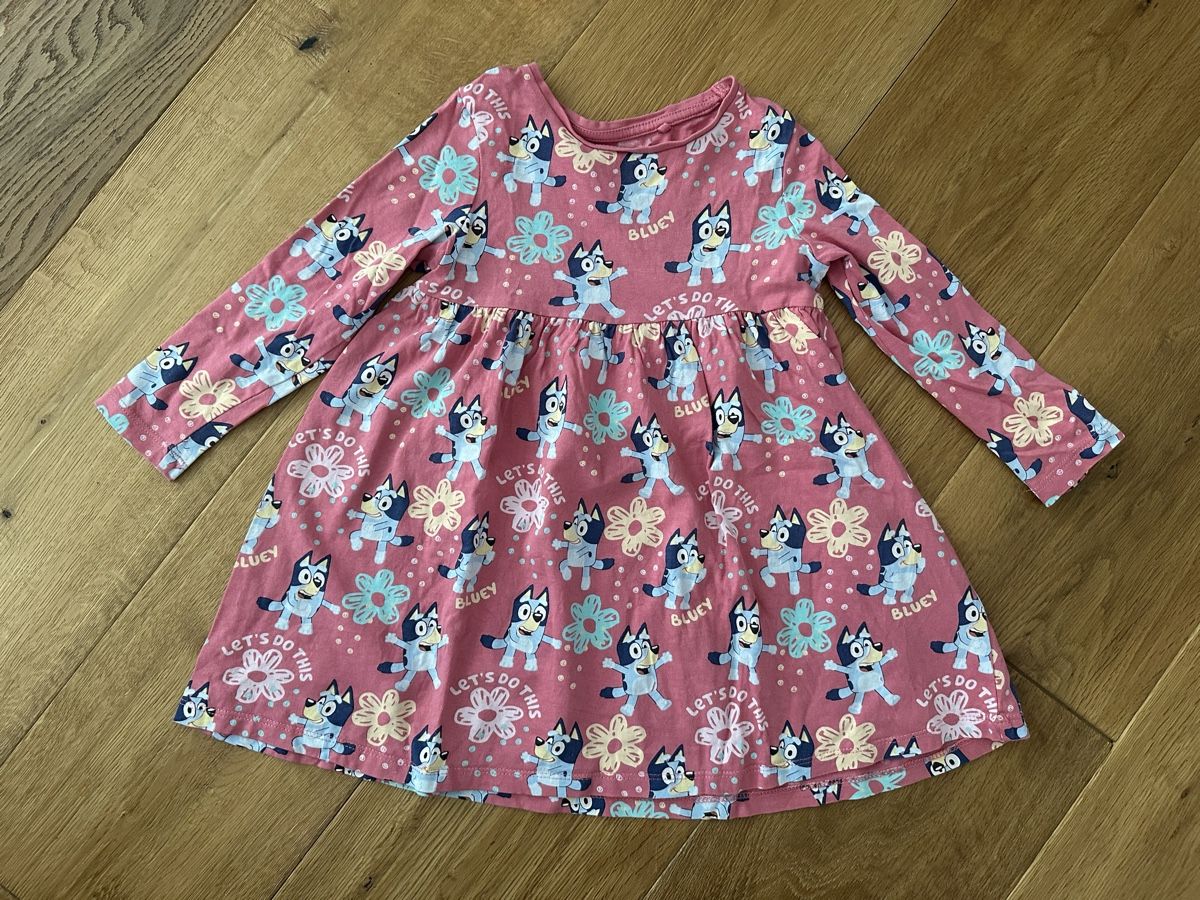 Kleiderpakete & -sets: 🎀Mädchen Kleider Set Grösse 98💗 – Gebraucht aus Safenwil von Whoopie1 3