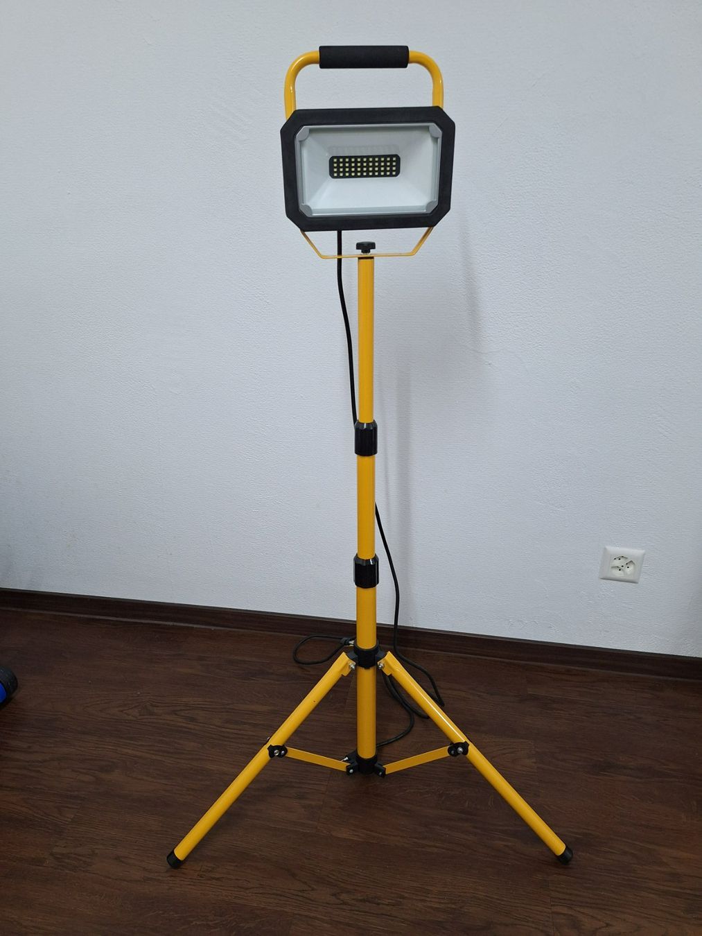 Lampes: LED Baustrahler – D'occasion à Lohn-Ammannsegg par Beo71 2