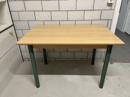 Holztisch / Küchentisch  gratis abzugeben