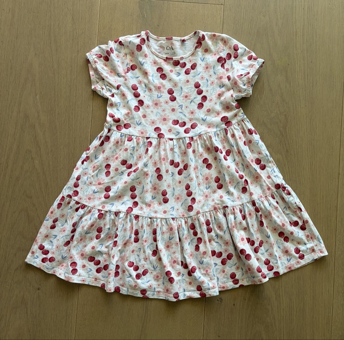 Lotti & Set di vestiti: Sommerliches Kleiderpaket Grösse 116-122 – Usato da Lachen SZ venduto da LinWeg 5