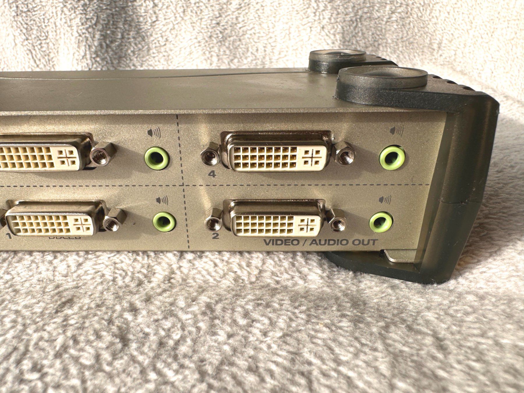 Videocamere: Aten VS-164 4 way DVI Video Splitter – Usato da Zürich venduto da Malco0 7