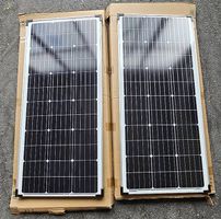 Zwei Offgridtec Solarpanels 