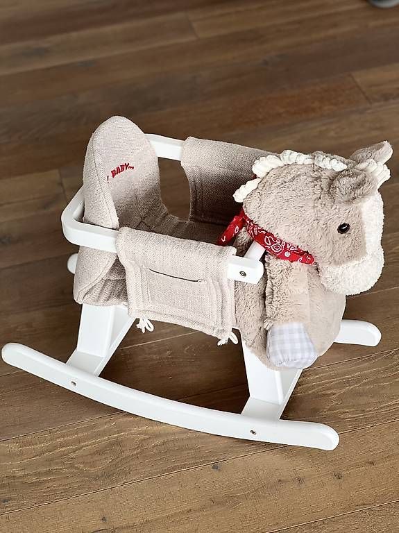 Jouets:     Schaukelpferd mit Plüschbezug – D'occasion à Schmitten FR par mve_5hxz
