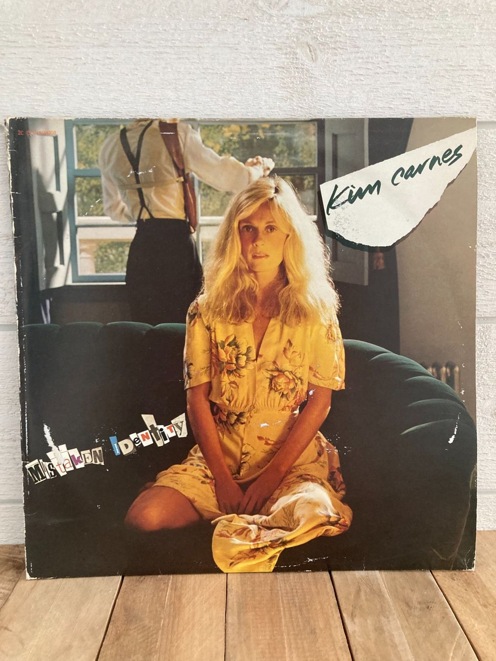 Schallplatten: Kim Carnes-Mistaken identity-1981 – Gebraucht aus vaumarcus von Nicolasorel