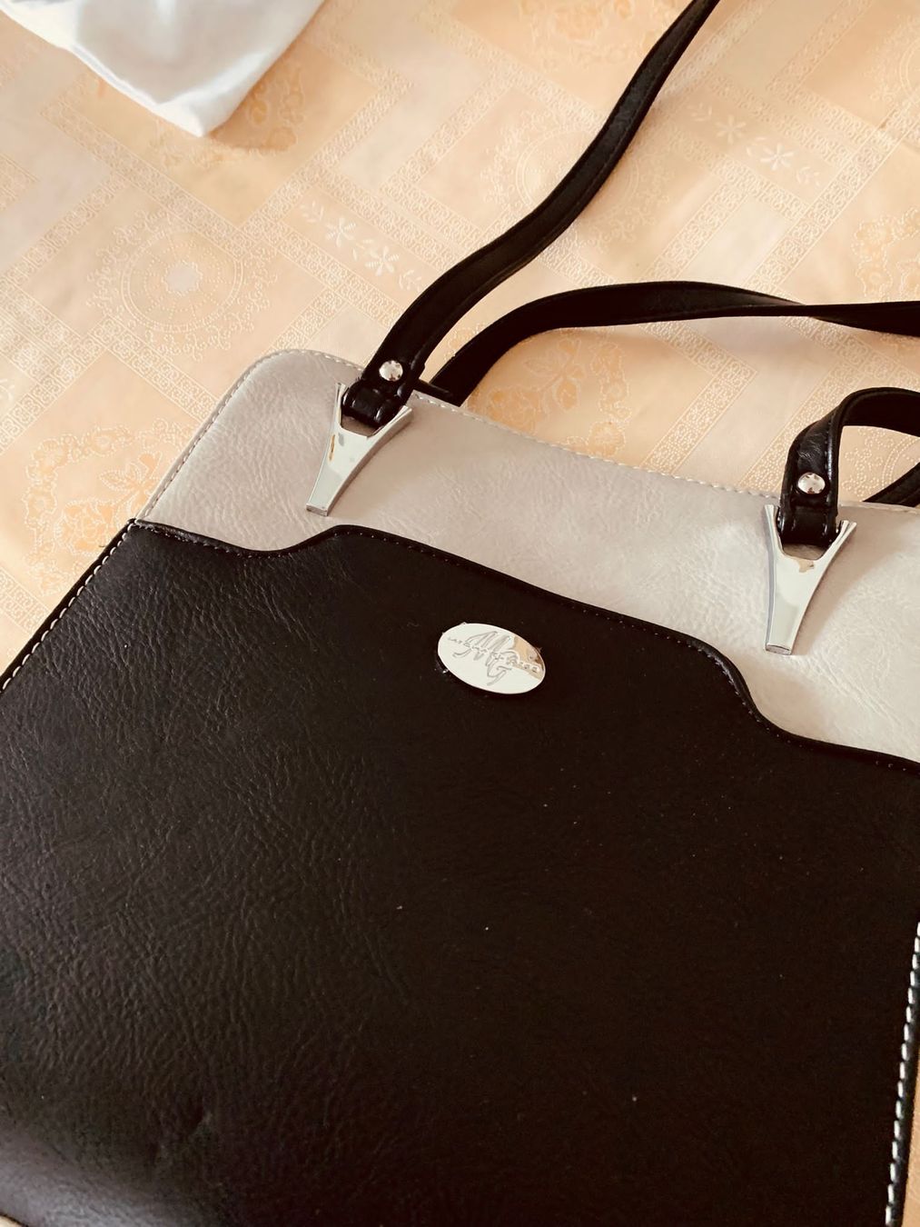 Taschen für Damen: Handtasche / Rucksack aus Leder – Neu (gemäss Beschreibung) aus Bülach von sadiZH 1