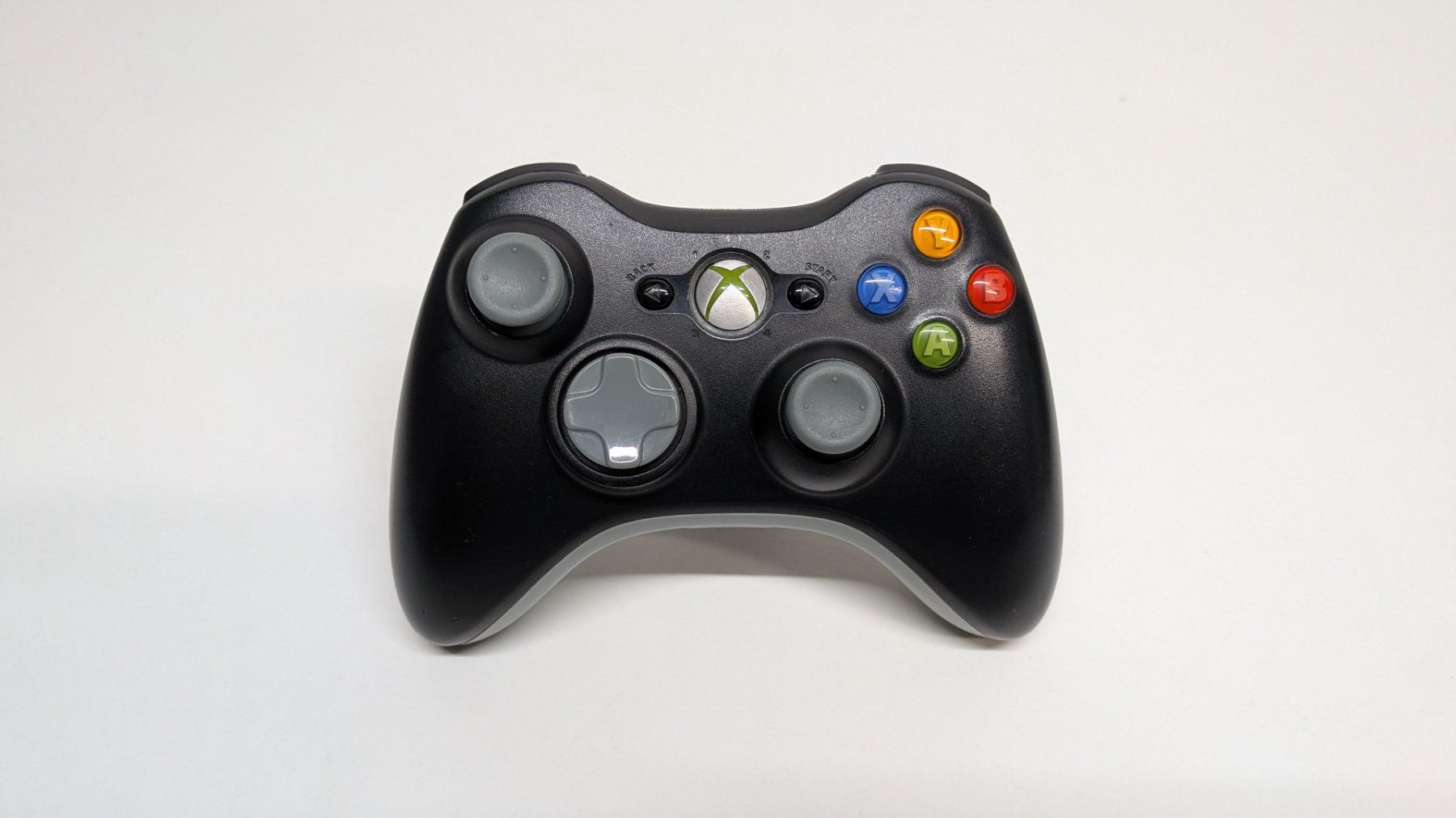 Microsoft Consoles: Microsoft Xbox 360 Elite mit 2 Controller – D'occasion à Menziken par mame18 1