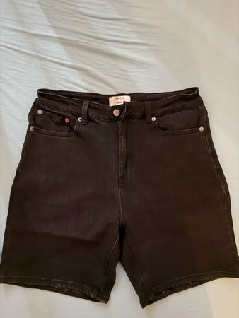Kurze Jeans schwarz Grösse 33 neu