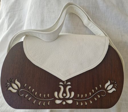 Unikat: Designer Handtasche aus Nussbaum & weissem Leder