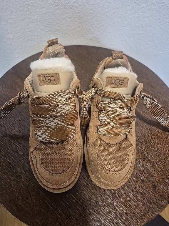 Damenschuhe: Baskets UGG neuves 39 – Neu und originalverpackt aus La Tour-de-Peilz von miniie 2