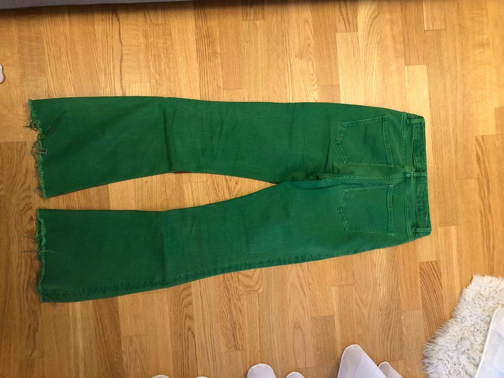 Zara green bell bottom jeans Kaufen auf Ricardo
