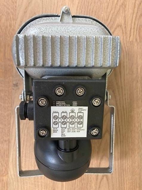 Lampen: Halogenscheinwerfer mit Bewegungsmelder – Neu und originalverpackt aus Meilen von pkl_b6br 4
