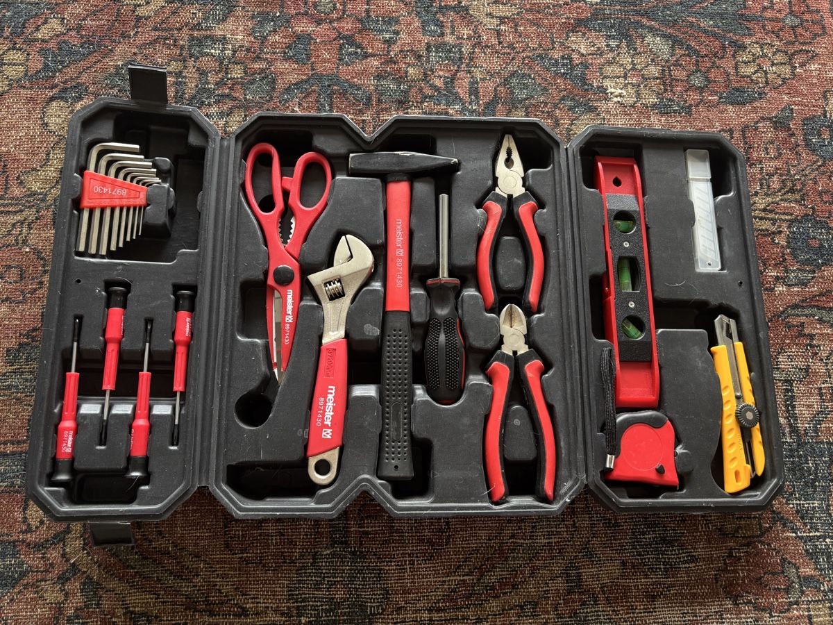 Tous les outils: Werkzeug  – D'occasion à Rikon im Tösstal par Bonfi