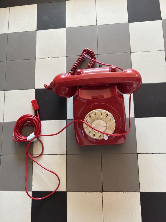 Retro Telephone (Gebraucht) in Grandson für CHF 30 – mit Lieferung auf ...
