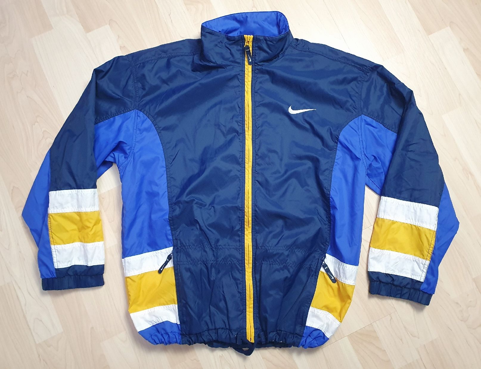 Nike Giacche: Nike Windbreaker Jacke Gr. L – Nuovo (secondo la descrizione) da St. Gallen venduto da CaliSunshine