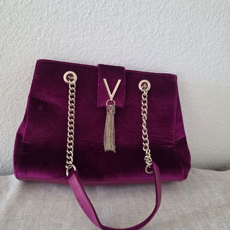Handtasche Valentino lila Samt mit Kette neuwertig