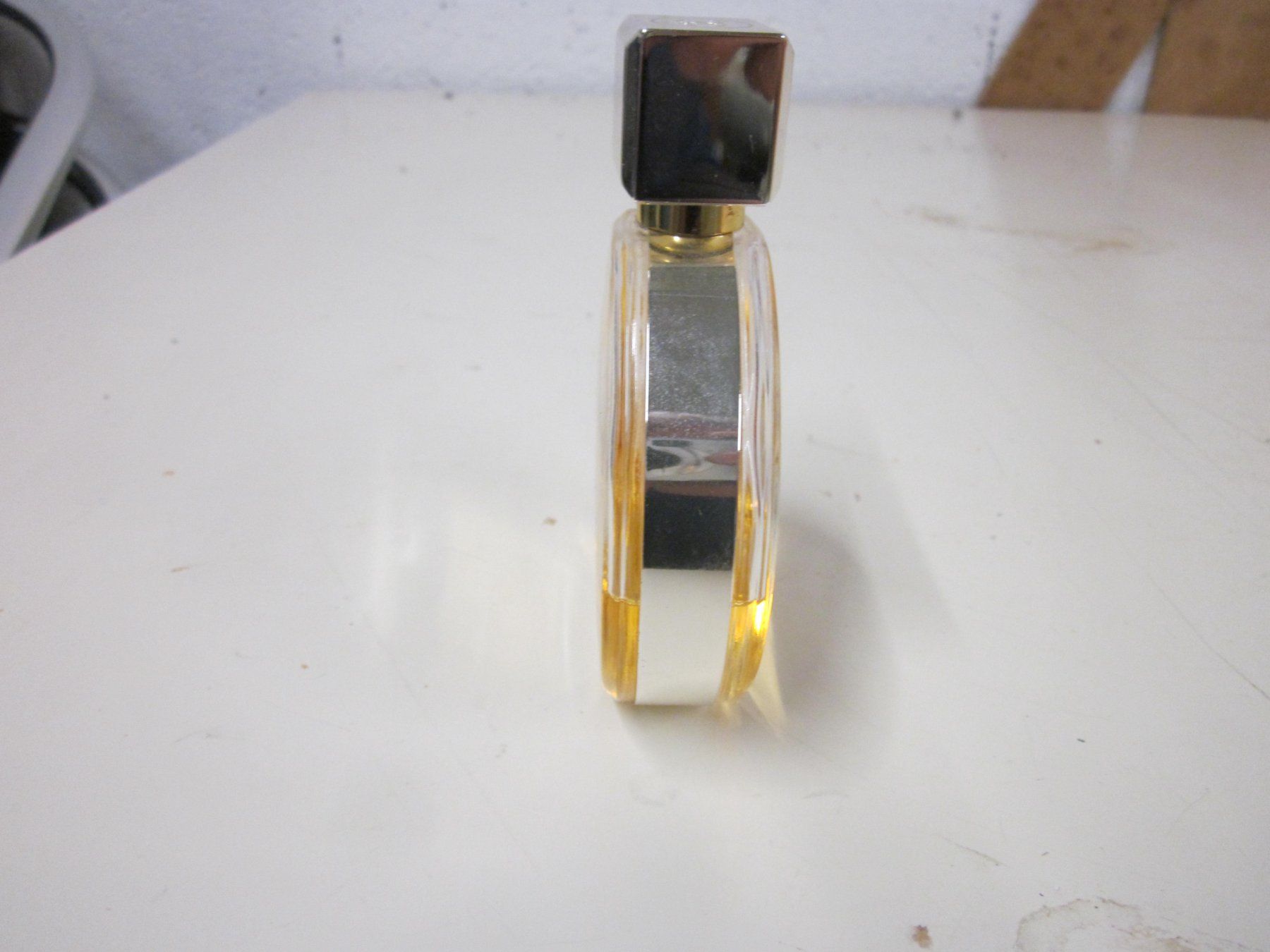 Chanel Parfums & Eau de Toilette: CHANEL CHANCE Eau de Parfum (100ml) reste env. 50ml – D'occasion à Grand-lancy par kohler333 3