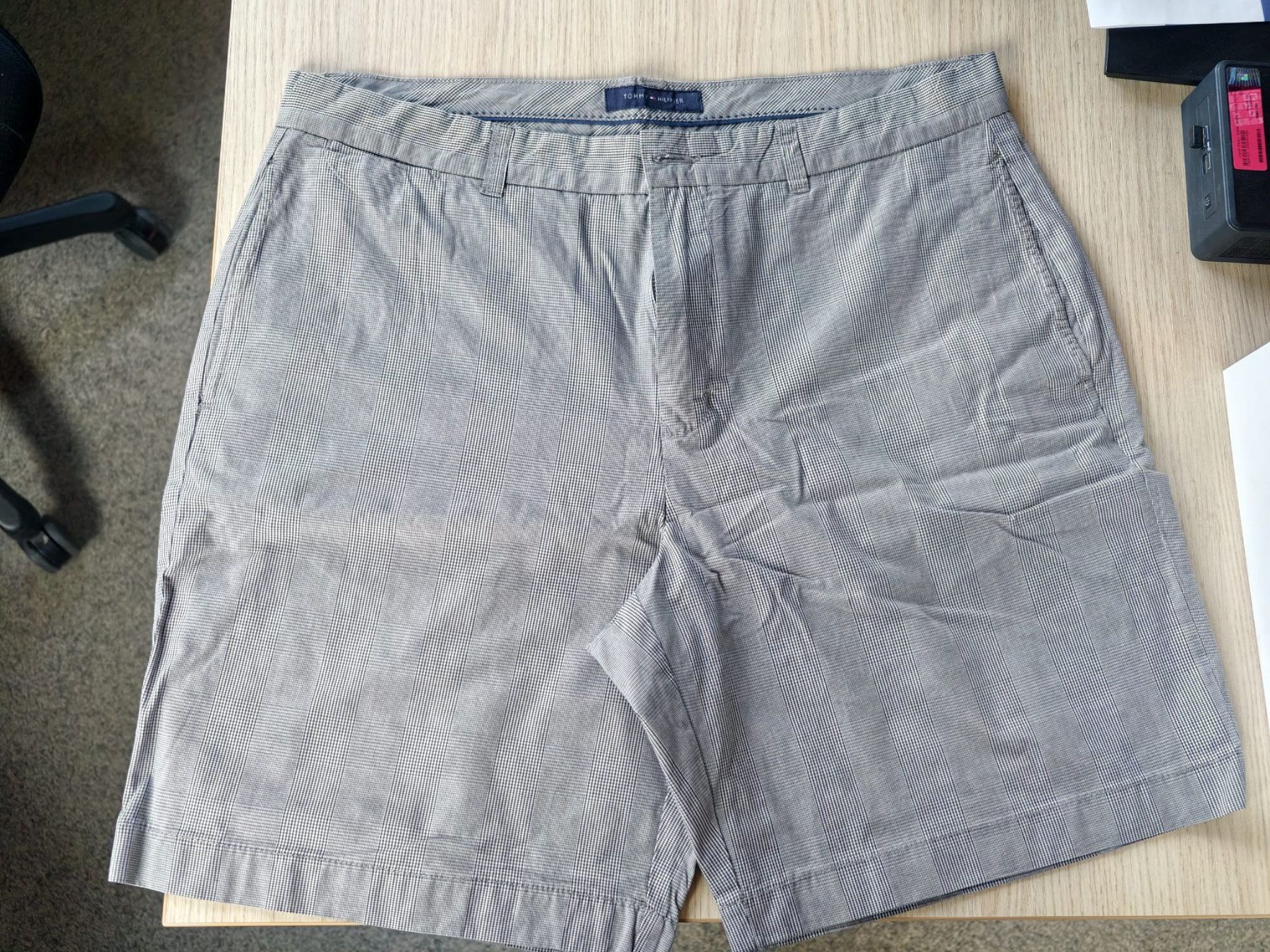 Pantaloni: Kurze Hose Tommy Hilfiger Grösse: 36 – Usato da Würenlos venduto da getskill