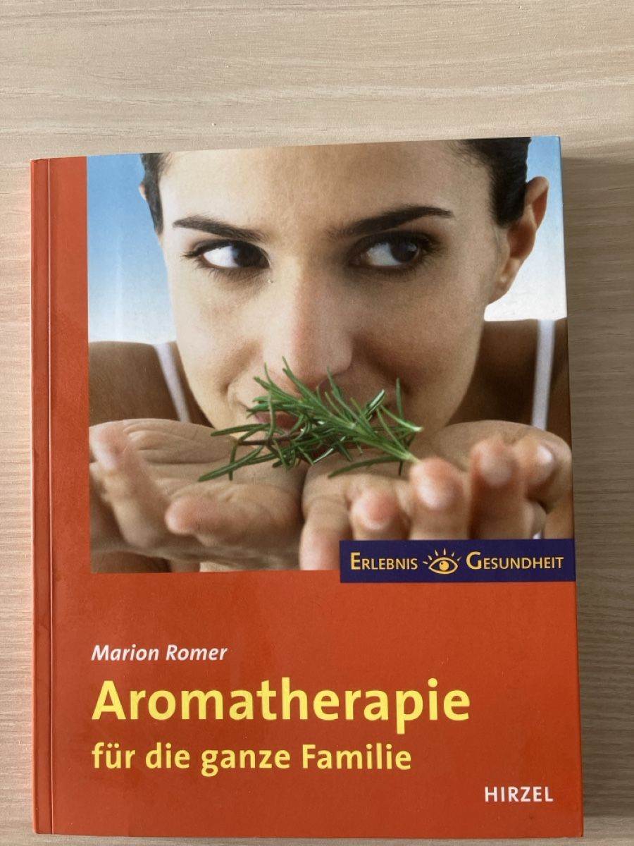 Libri: Buch Aromatherapie neuwertig – Nuovo (secondo la descrizione) da Schüpfheim venduto da mami2020
