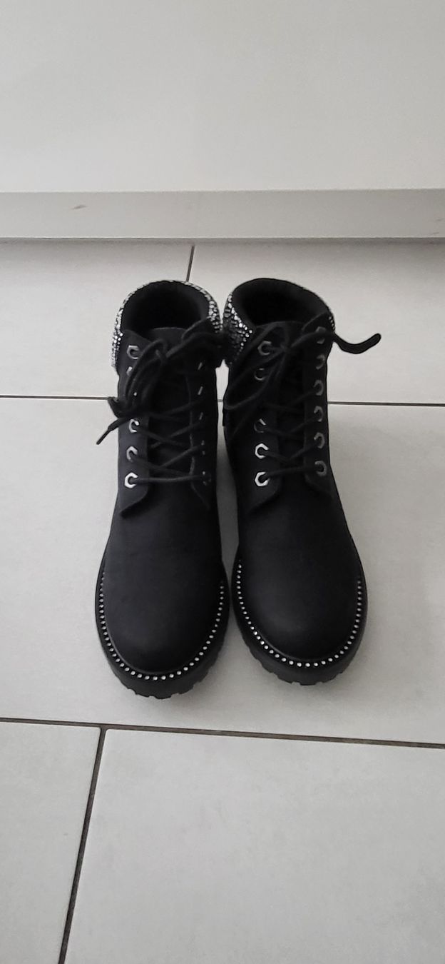 Damenschuhe: Neuwertige Stiefelette Gr.38 – Gebraucht aus Thierachern von Anastasia123 1