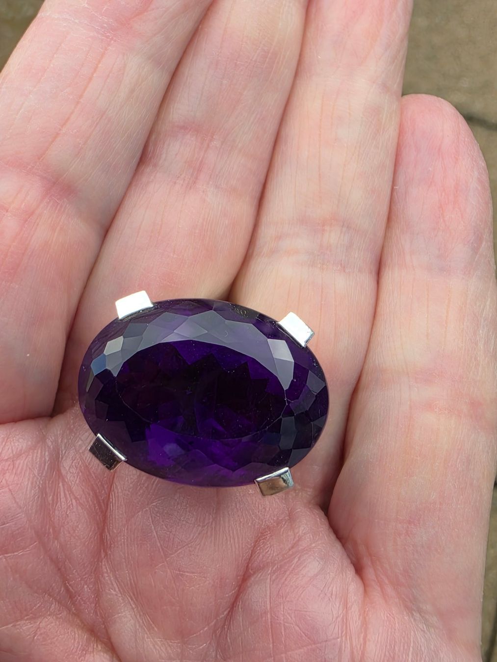 Anelli: Ring mit sehr grossem Amethyst – Usato da Langendorf venduto da munzli59 1