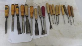 Schnitzwerkzeuge Total 18 Stück mehrheitlich antik