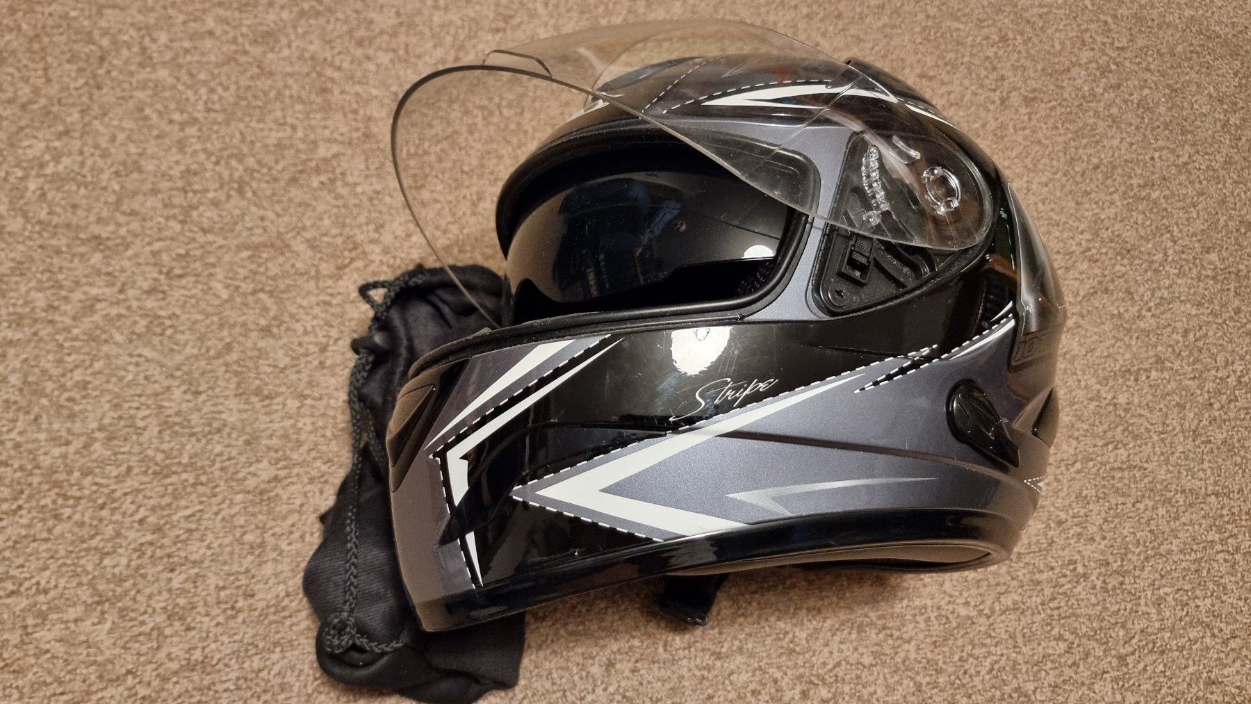 Helme & Visiere: Motorradhelm IOTA, Grösse L, 59cm – Gebraucht aus Wettswil von Schnuebe 1