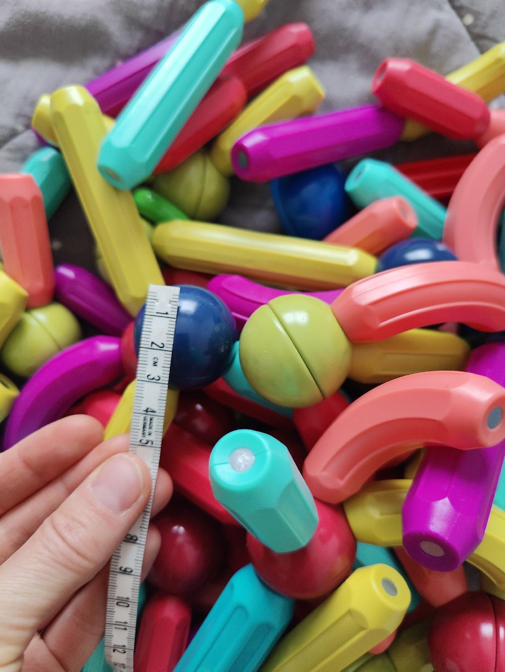 Giocattoli: ROUSKY Magnetische Spielzeugbausteine Set 3+ – Usato da Zürich venduto da sof_f2ts 1