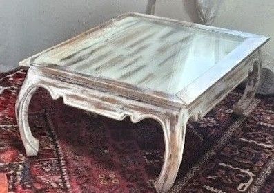 Tavoli: Antiker Couchtisch mit Glasplatte – Usato da Zürich venduto da Sonne0125