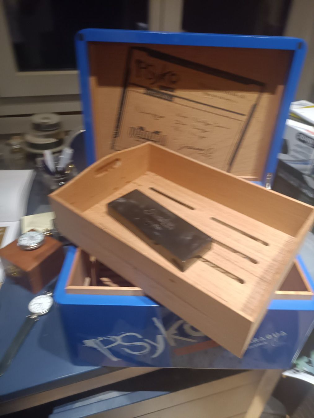 Humidificateurs: Humidor Psycho – D'occasion à Boppelsen par Kilroy 2