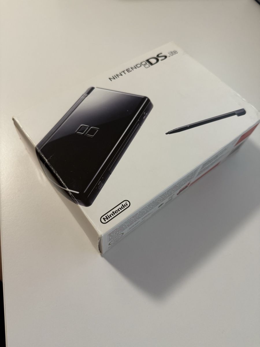 Nintendo Console: Nintendo DS Lite Console Black new with Original Packaging – Nuovo e nell'imballaggio originale da Villaz-St-Pierre venduto da AuctionWonFor3 1