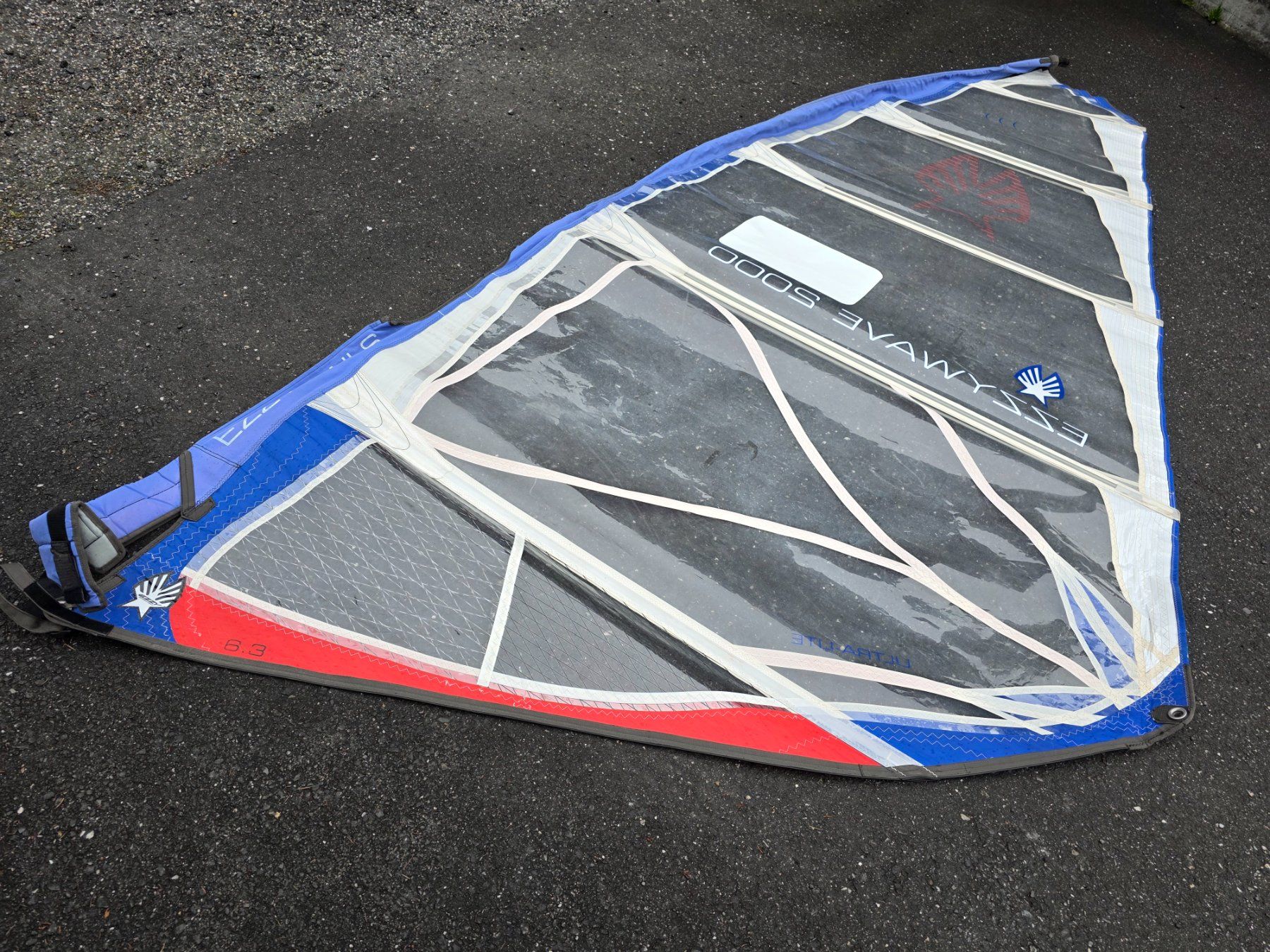 Surf: Windsurfsegel Ezzy 2000 6,3 – D'occasion à Buchs SG par swisssurfer007