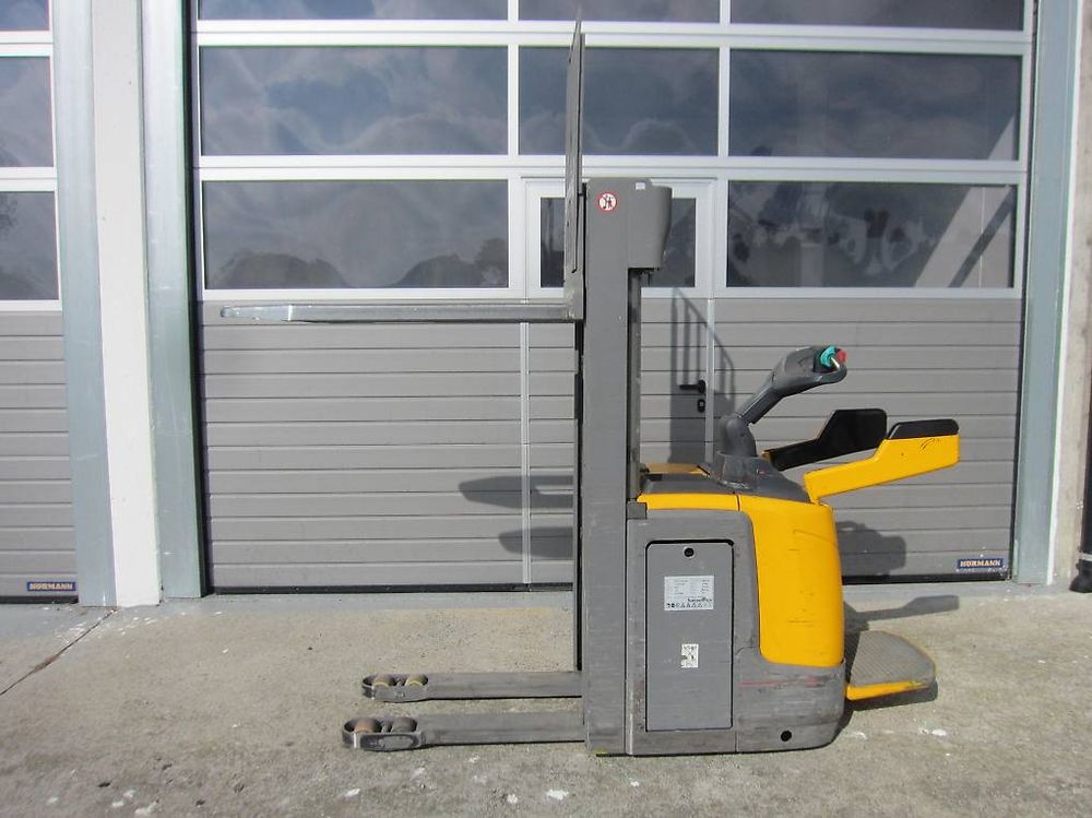 Stapler, Ameise, Deichselstapler max. 1400kg, 4.30m Triplex (Gebraucht ...
