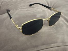 Coole Sonnenbrille mit Goldrand - Sommer Must-Have!