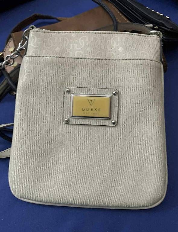 Borse da donna: Sacoche Guess excellent état  – Usato da torgon venduto da gucci39 2