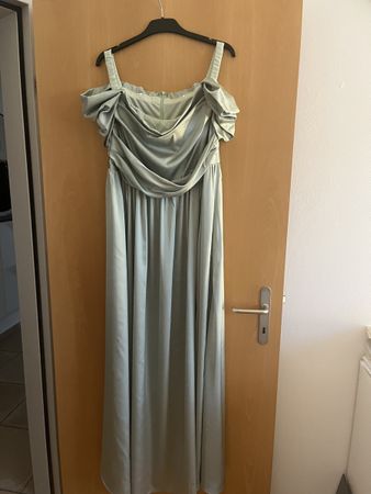 Elegantes Sommerkleid Salbei grün. Neu! Ungetragen.