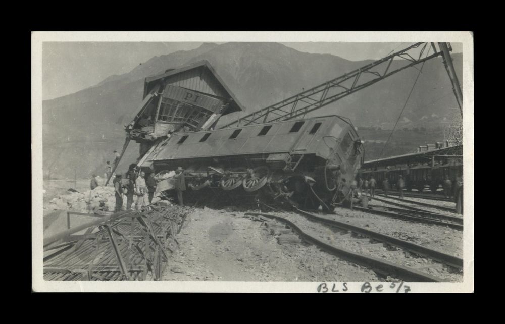 Eisenbahnunfall Brig Entgleisung Fb 5/7 der BLS in Stellwerk Kaufen