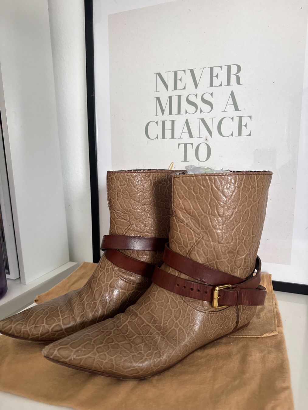 Damenschuhe: LOUIS VUITTON COWBOY boots – Gebraucht aus Les Geneveys-sur-Coffrane von LVMM 2