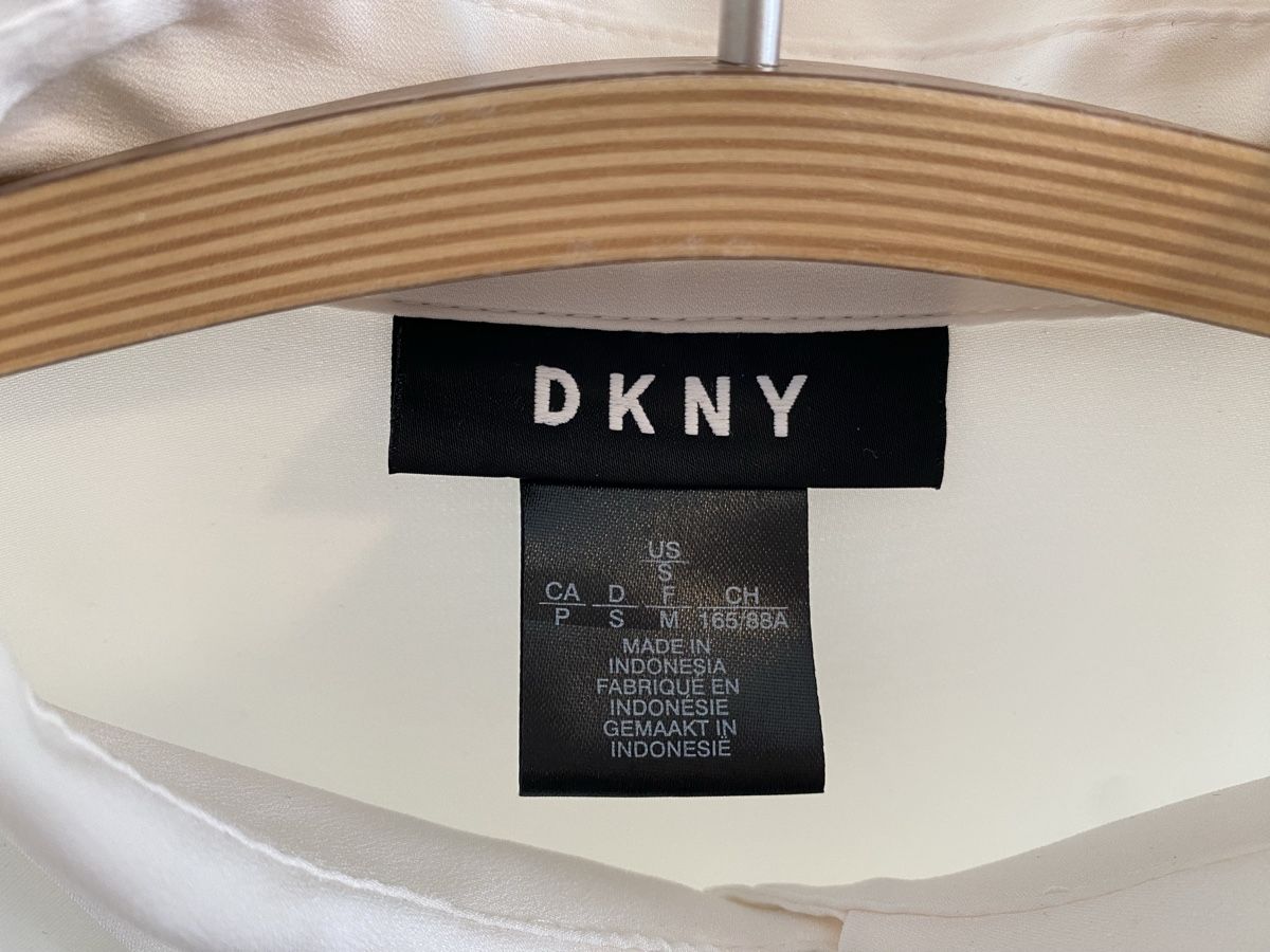 DKNY Camicette: Elegante DKNY Damenbluse, weiss – Usato da Baar venduto da annasorbian 3