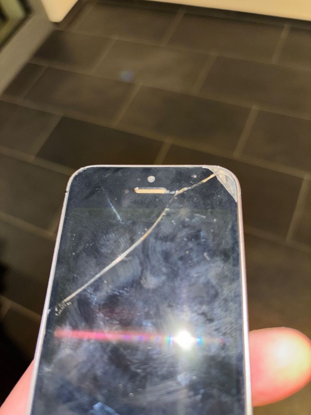 Apple Portables: iPhone SE 64GB Silber Displaybruch defekt – Défectueux à Sonnental par sunnyside_m 2
