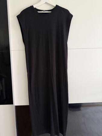 Schwarzes Zara Kleid Gr. M Sommerleicht & bequem neuwertig!
