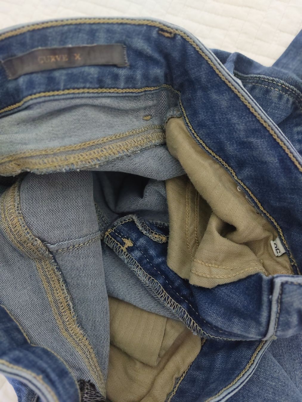 Guess Jeans: Guess Jeans  – Usato da Zürich venduto da Martinlaehner 3