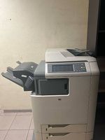 HP Color LaserJet CM4730 MFP avec toners,accessoires
