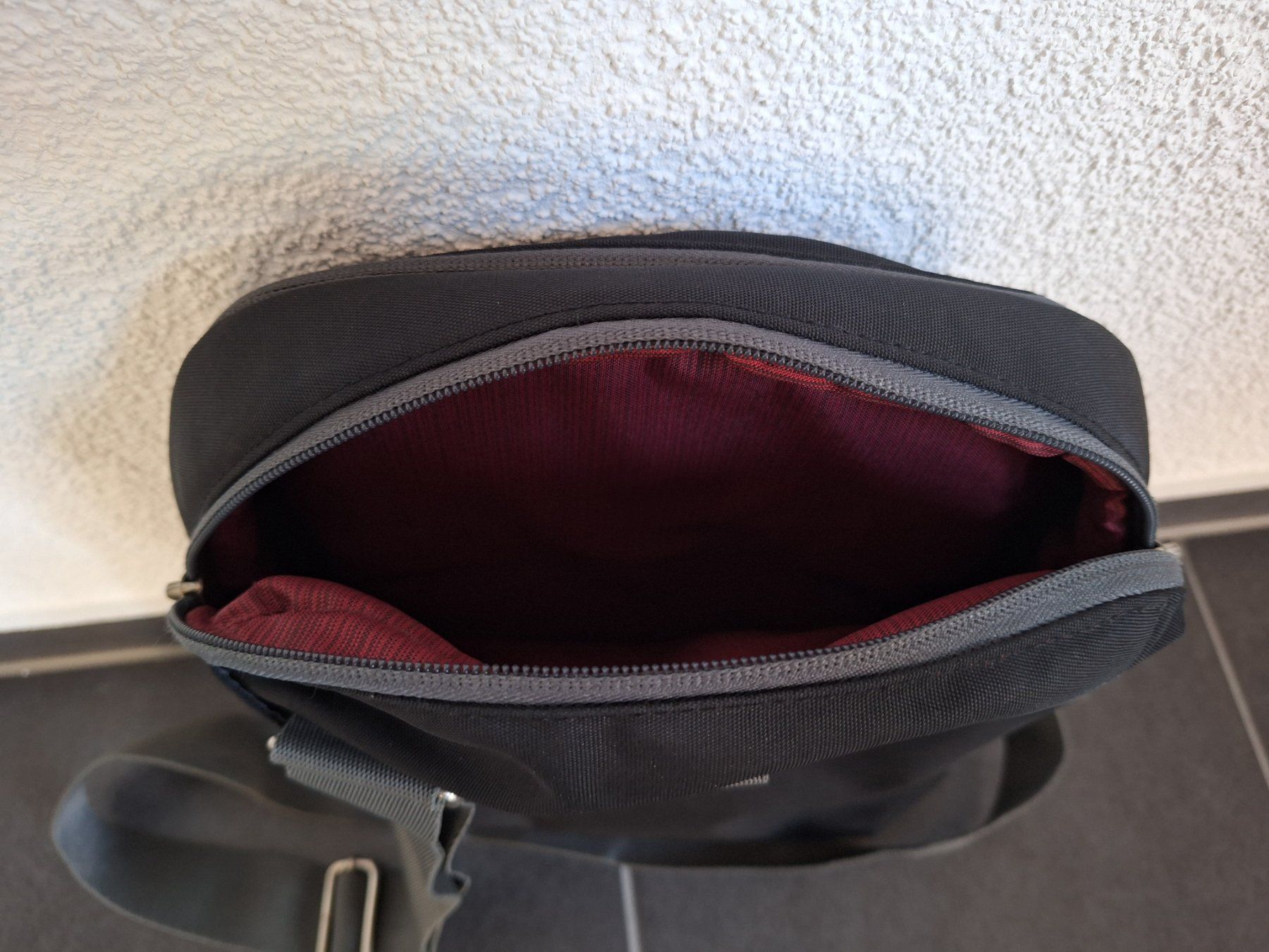 Taschen: Stofftasche iPad, Laptop & Tablets Case Logic – Neu (gemäss Beschreibung) aus Muri b. Bern von smt_hqn7 3
