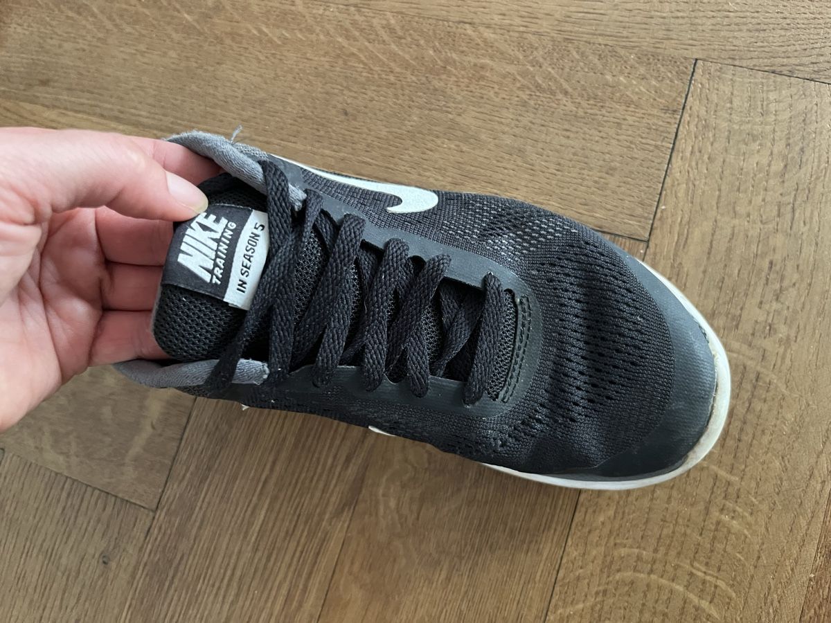 Nike Scarpe da donna: Nike Sneakers schwarz 35.5 – Usato da Basel venduto da blumenkimd 2