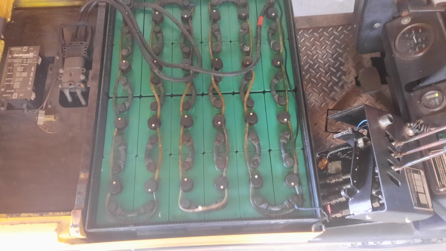 Gabelstapler & Hubwagen: Elektrostapler 4-Rad – Gebraucht aus murgenthal von Vision05 7