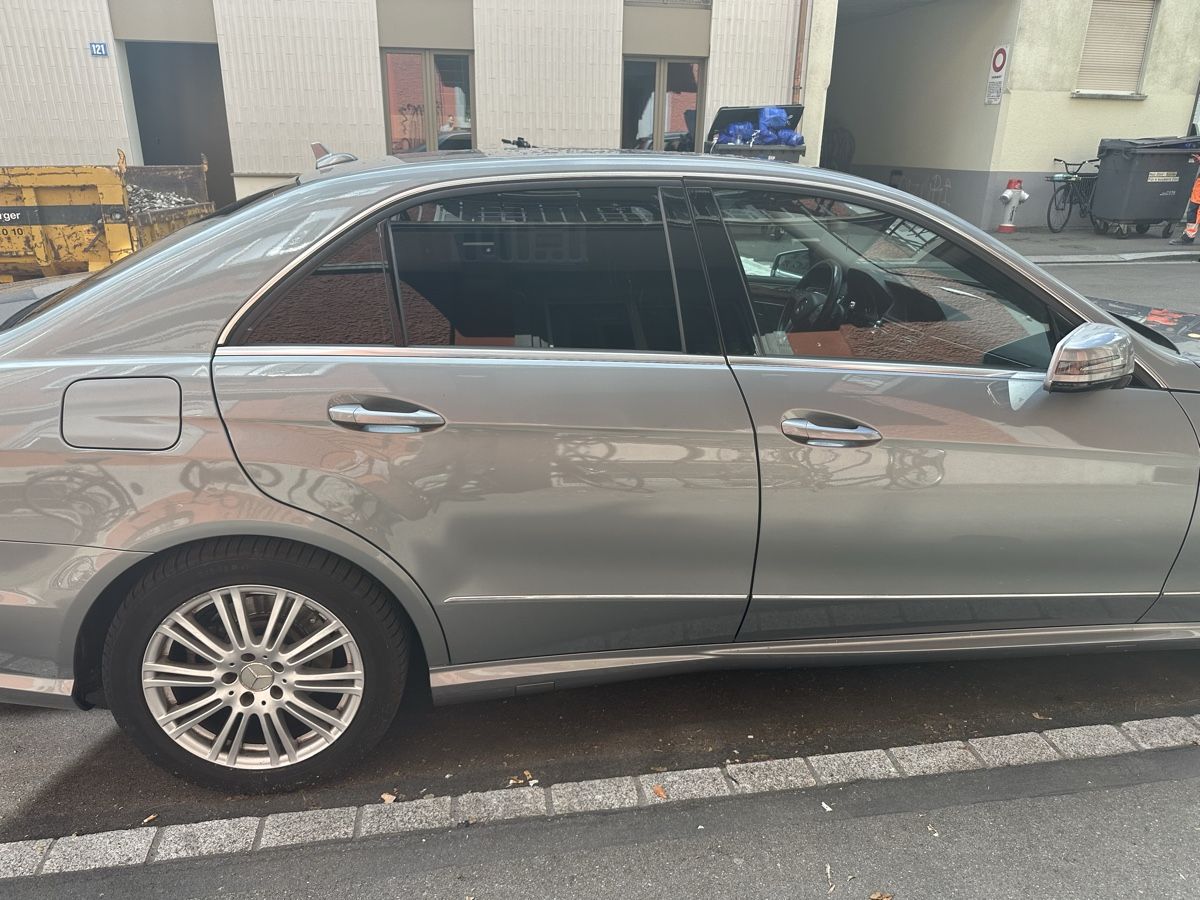 Mercedes-Benz Automobili: Mercedes E-Klasse Limousine – Usato da Zürich venduto da Alihaydar1 1