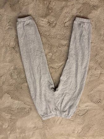 Graue Trainerhose