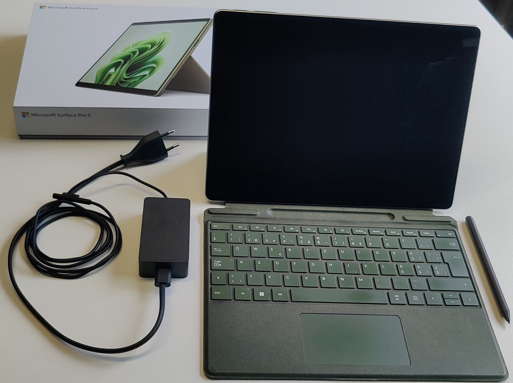 Microsoft Notebooks: Surface Pro 9 - mit Touchscreen, Pen, Keyboard - Top Zustand – Gebraucht aus Grosswangen von vernatsch